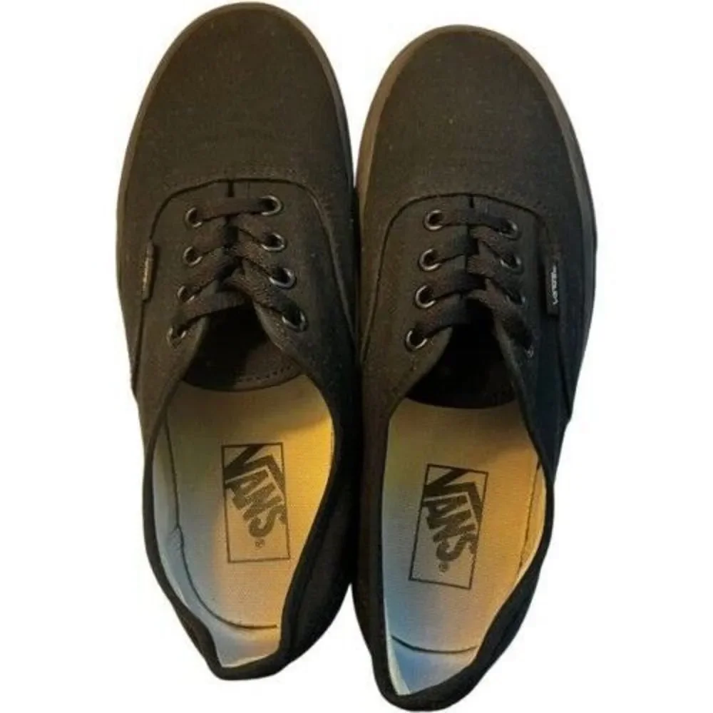 Vans (Black/Black) Skate Shoes M6/W7.5 Low Skateboard